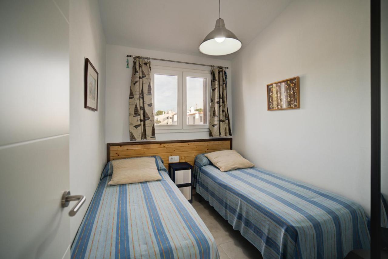 Vista Faro-Apartamento Con Balcon Que Mira Al Mar Cala en Bosch Luaran gambar