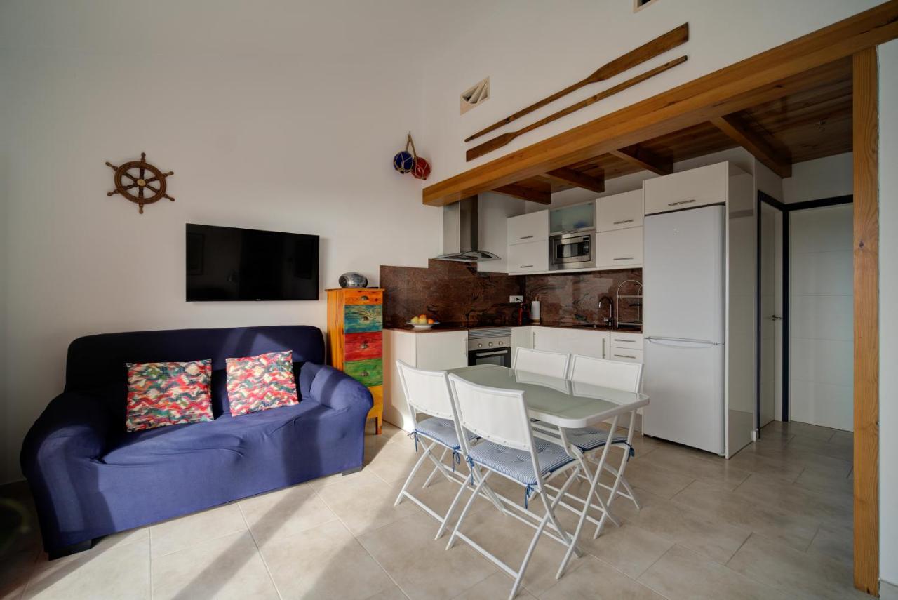 Vista Faro-Apartamento Con Balcon Que Mira Al Mar Cala en Bosch Luaran gambar